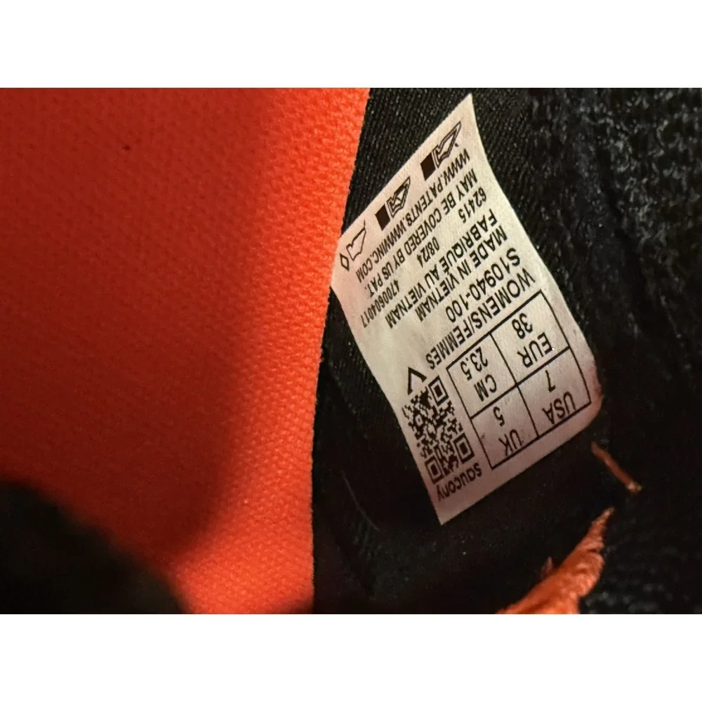 Saucony product pair
